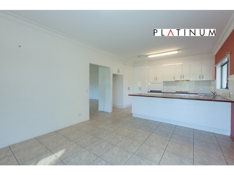 10 Australis Court, Mermaid Waters QLD 4218