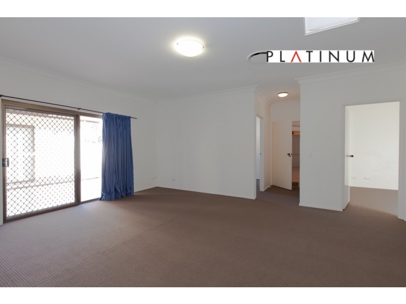 10 Australis Court, Mermaid Waters QLD 4218