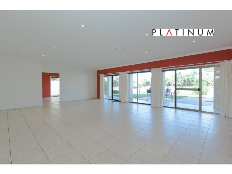 10 Australis Court, Mermaid Waters QLD 4218