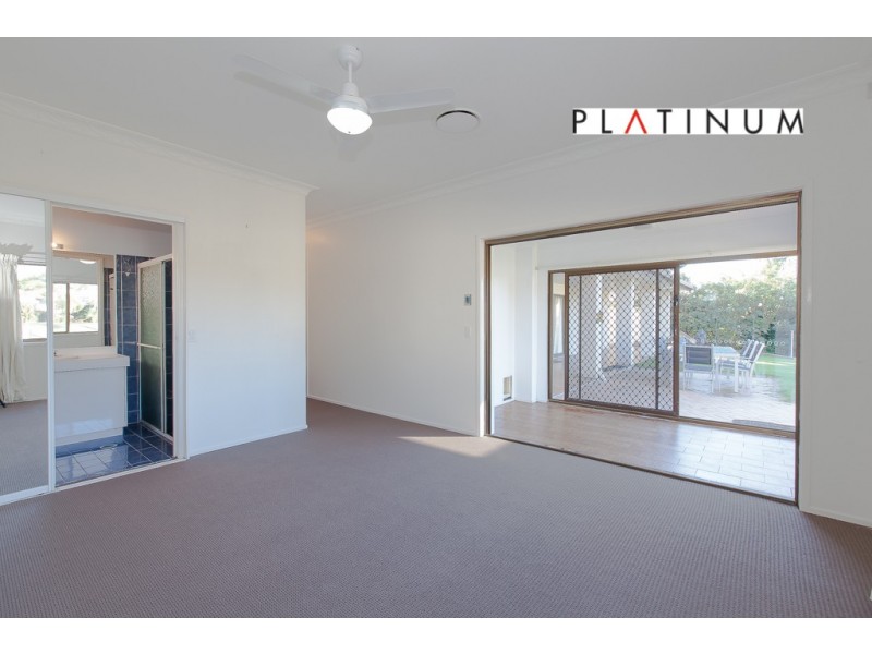 10 Australis Court, Mermaid Waters QLD 4218