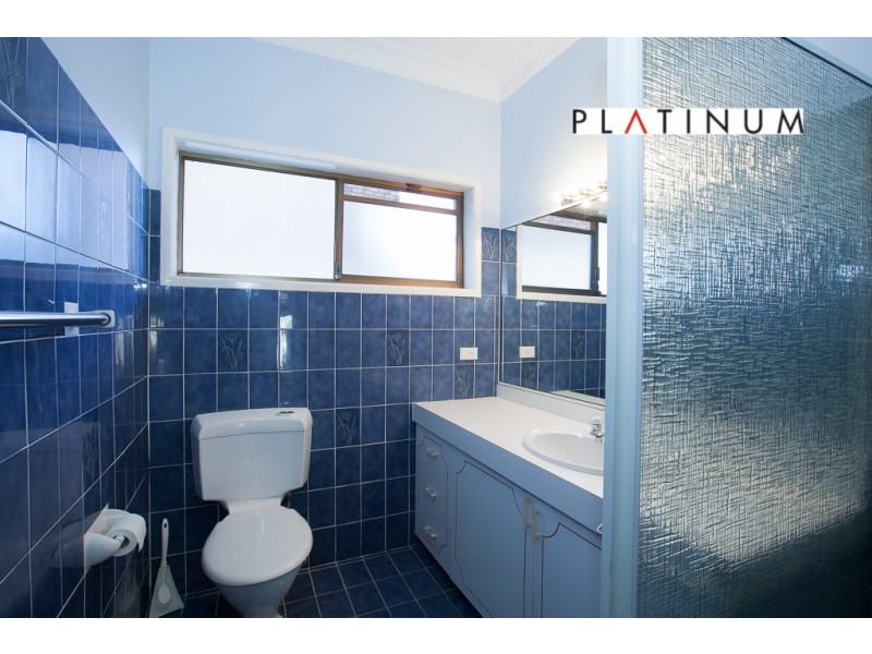 10 Australis Court, Mermaid Waters QLD 4218