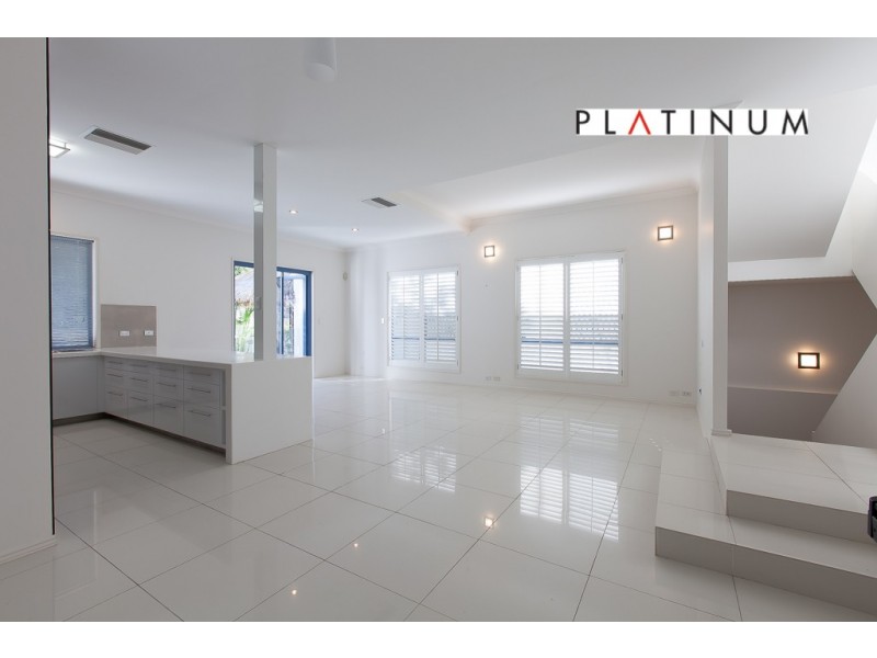 96 Albatross Avenue, Mermaid Beach QLD 4218