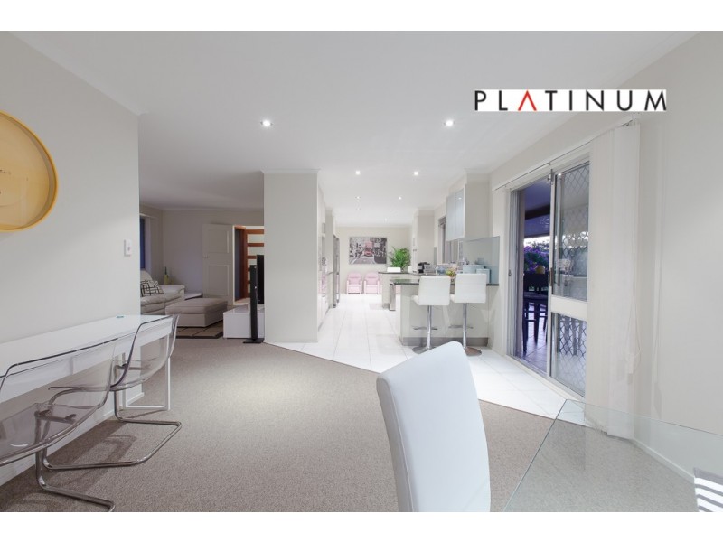 13 Alvarado Court, Broadbeach Waters QLD 4218