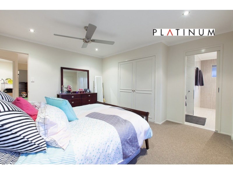 13 Alvarado Court, Broadbeach Waters QLD 4218