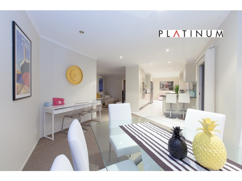 13 Alvarado Court, Broadbeach Waters QLD 4218