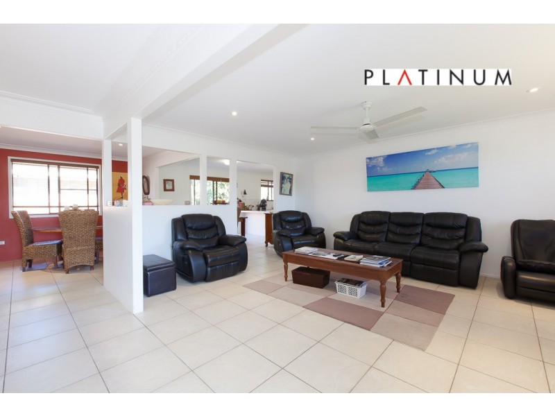 2 Razorbill Street, Burleigh Waters QLD 4220