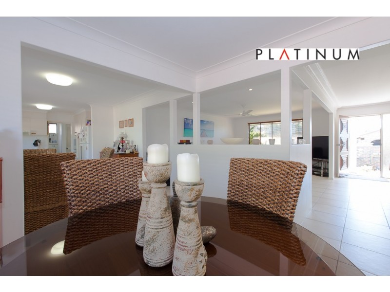 2 Razorbill Street, Burleigh Waters QLD 4220