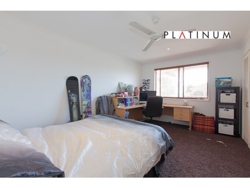 2 Razorbill Street, Burleigh Waters QLD 4220
