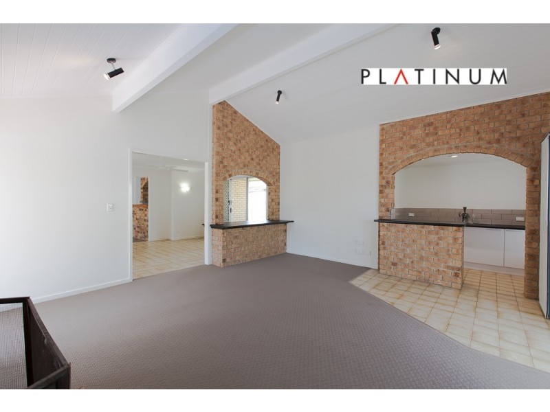 2 Apurla Court, Karana Downs QLD 4306