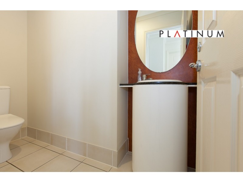 Hope Island QLD 4212