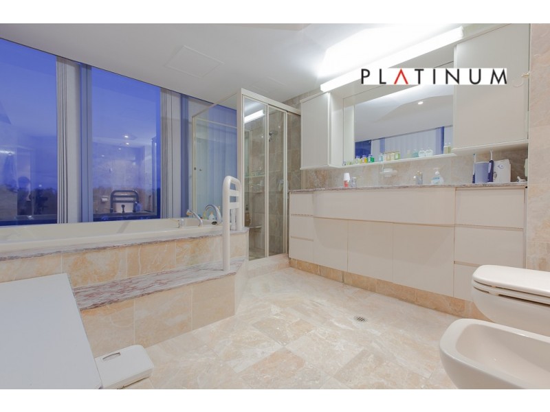 4/3454 Main Beach Parade, Surfers Paradise QLD 4217