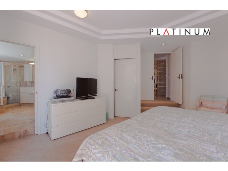 4/3454 Main Beach Parade, Surfers Paradise QLD 4217