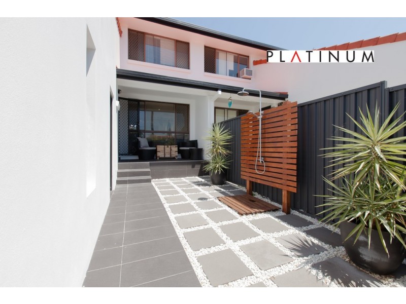 @2 Karbunya Street, Mermaid Waters QLD 4218