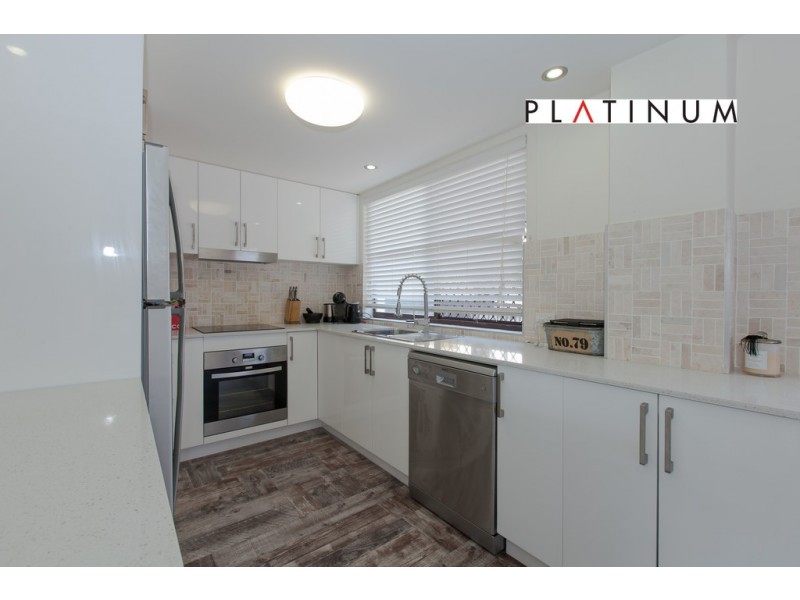 @2 Karbunya Street, Mermaid Waters QLD 4218