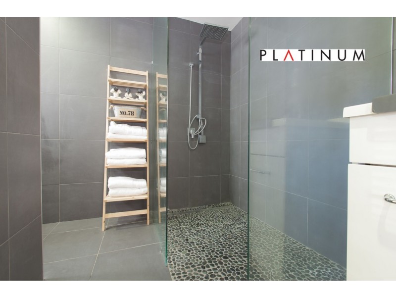 @2 Karbunya Street, Mermaid Waters QLD 4218