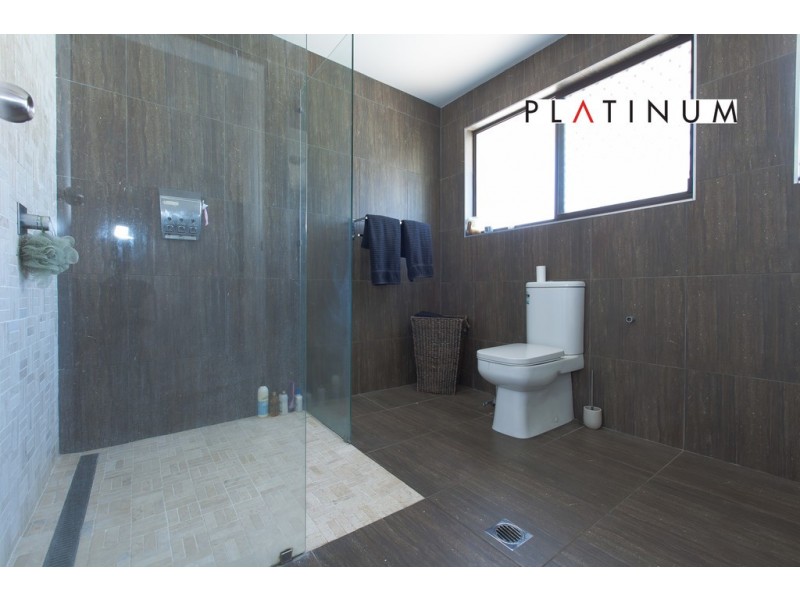 @2 Karbunya Street, Mermaid Waters QLD 4218