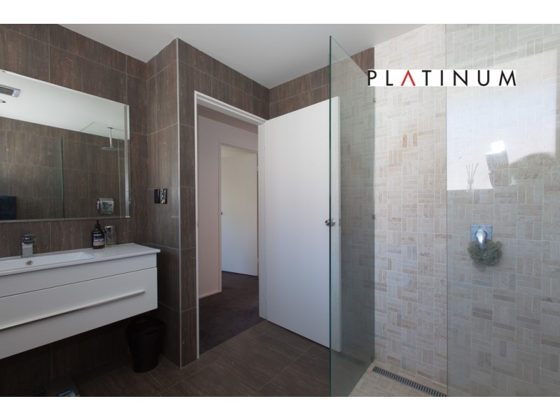 @2 Karbunya Street, Mermaid Waters QLD 4218