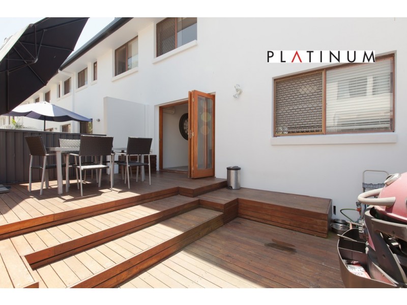 @2 Karbunya Street, Mermaid Waters QLD 4218