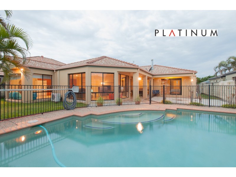 18 Dallow Crescent, Helensvale QLD 4212