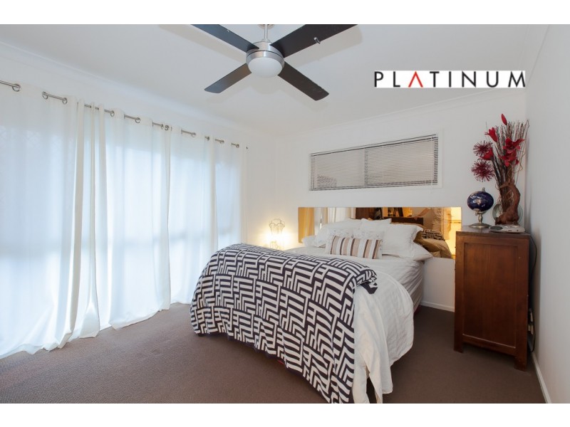 8 Alvarado Court, Broadbeach Waters QLD 4218