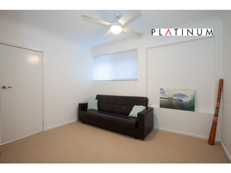 8 Alvarado Court, Broadbeach Waters QLD 4218