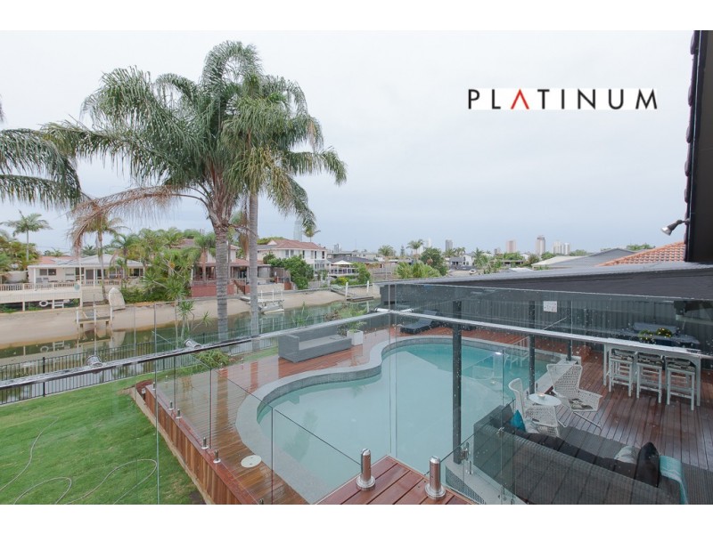 7 Alvarado Court, Broadbeach Waters QLD 4218