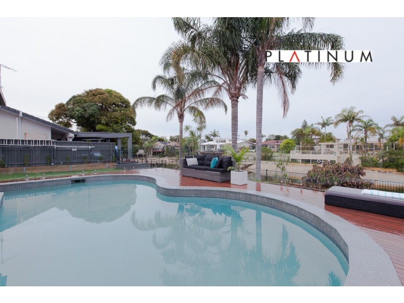 7 Alvarado Court, Broadbeach Waters QLD 4218