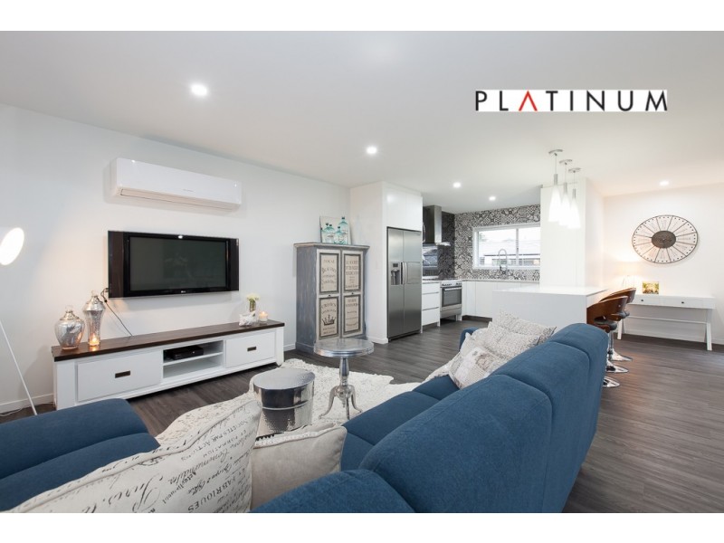 7 Alvarado Court, Broadbeach Waters QLD 4218
