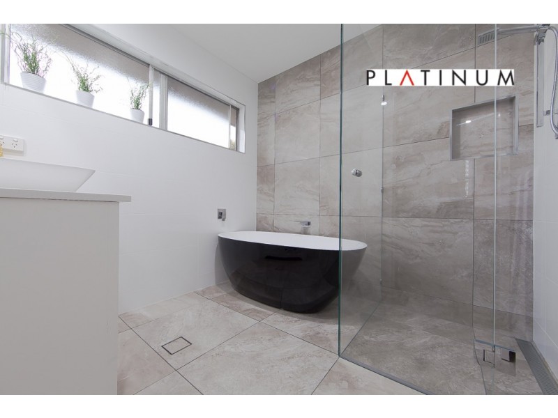 7 Alvarado Court, Broadbeach Waters QLD 4218
