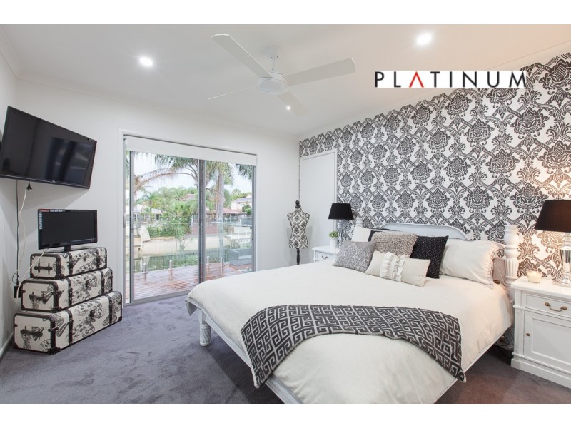 7 Alvarado Court, Broadbeach Waters QLD 4218
