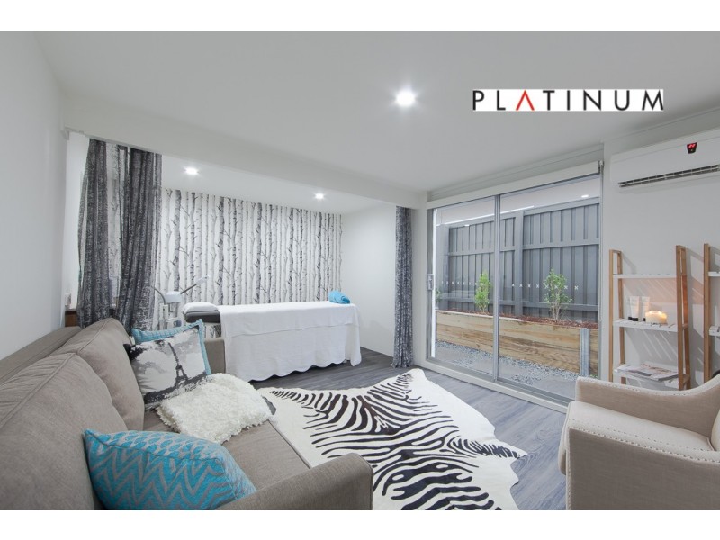 7 Alvarado Court, Broadbeach Waters QLD 4218