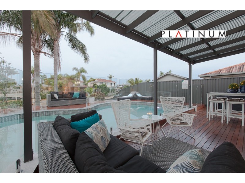 7 Alvarado Court, Broadbeach Waters QLD 4218