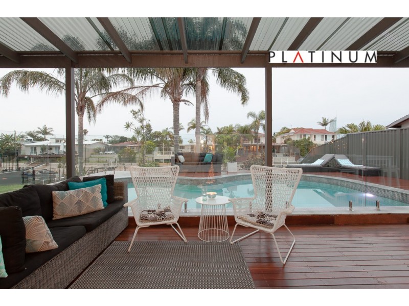 7 Alvarado Court, Broadbeach Waters QLD 4218