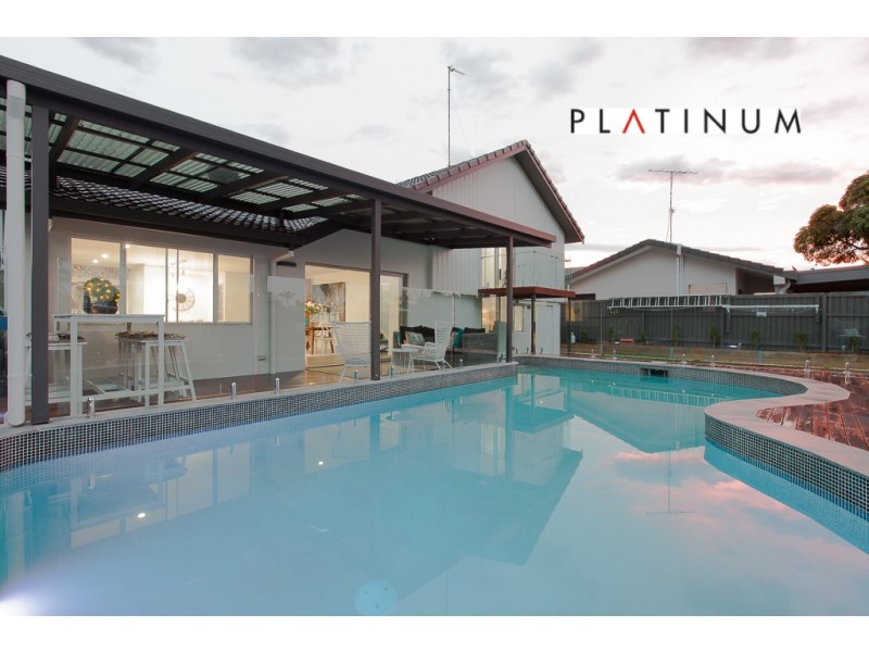 7 Alvarado Court, Broadbeach Waters QLD 4218