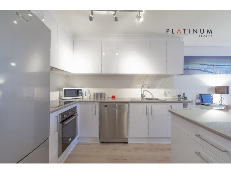 @24 Hamilton Avenue, Surfers Paradise QLD 4217