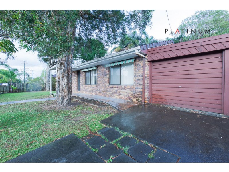 134 Government Road, Labrador QLD 4215