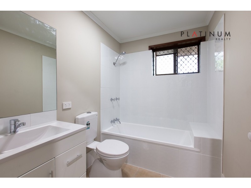 134 Government Road, Labrador QLD 4215