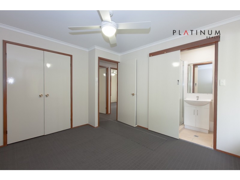 134 Government Road, Labrador QLD 4215