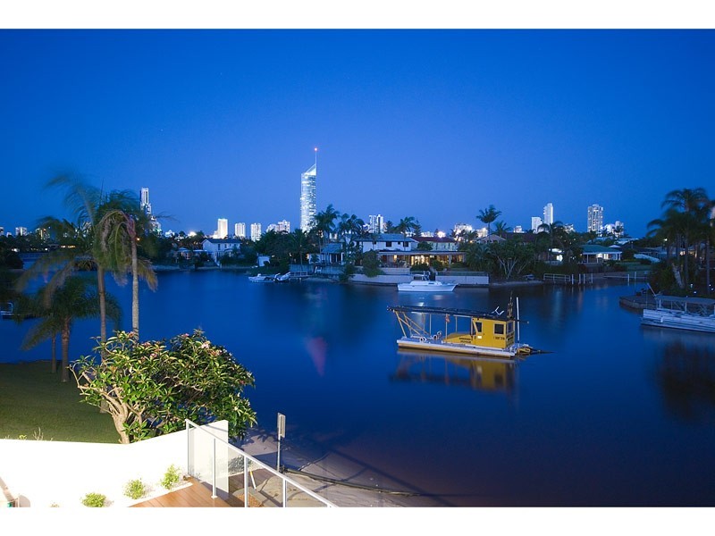 Broadbeach Waters QLD 4218