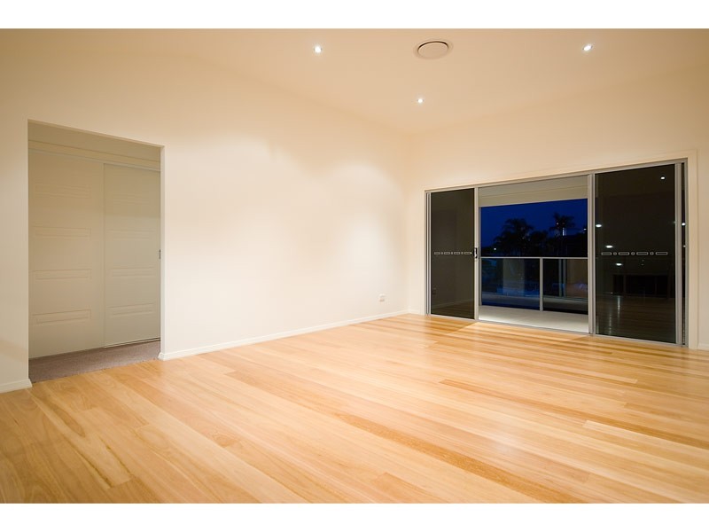 Broadbeach Waters QLD 4218