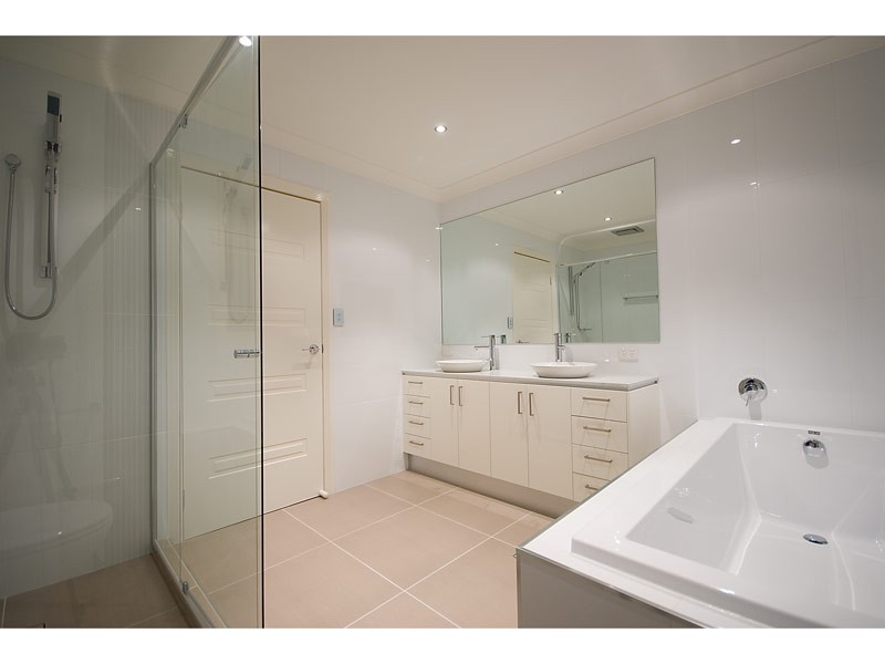 Broadbeach Waters QLD 4218