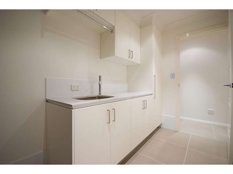 Broadbeach Waters QLD 4218