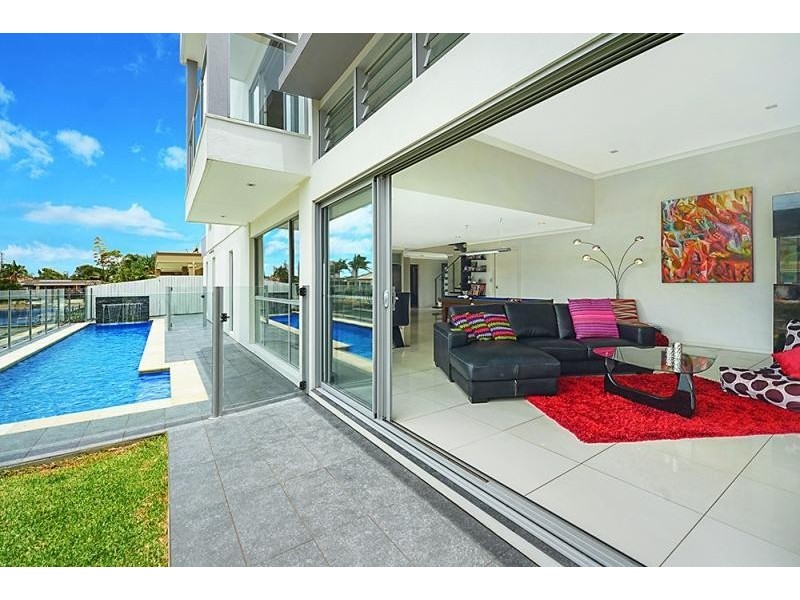 Broadbeach Waters QLD 4218