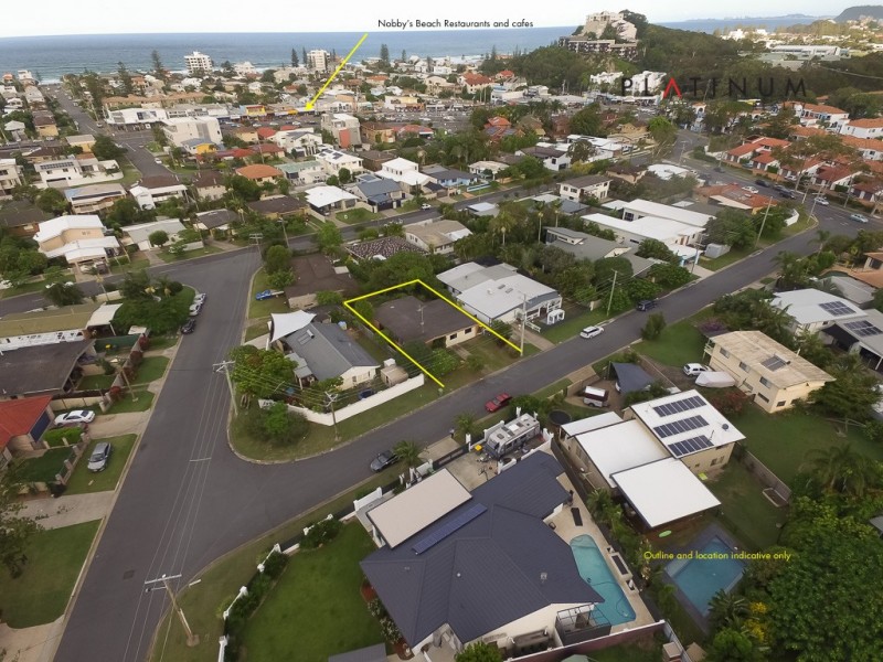 11 Yeringba Street, Mermaid Waters QLD 4218