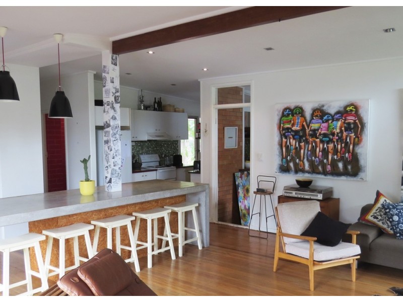 11 Yeringba Street, Mermaid Waters QLD 4218