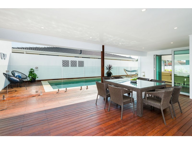 23 Merrimac Boulevard, Broadbeach Waters QLD 4218