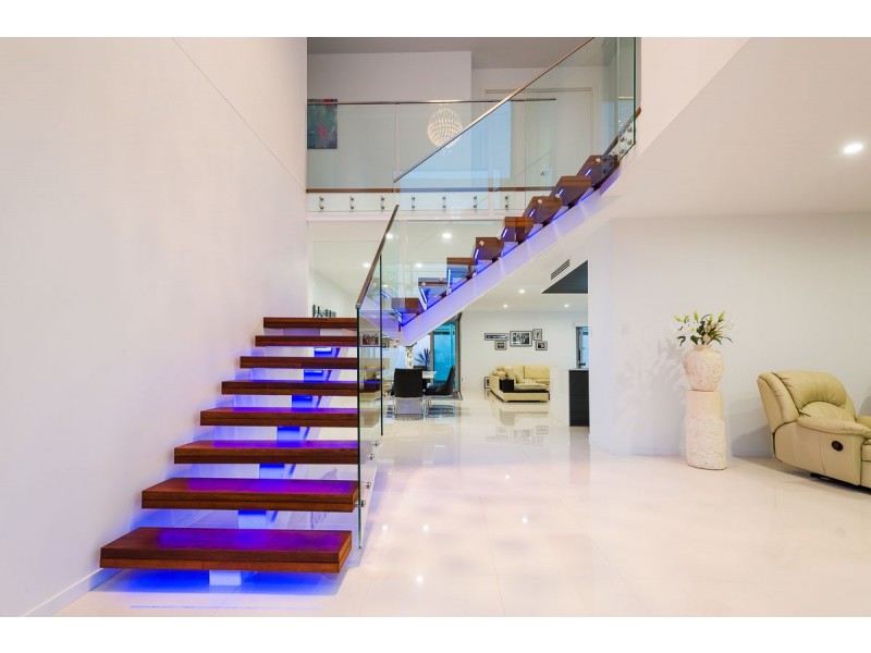 23 Merrimac Boulevard, Broadbeach Waters QLD 4218