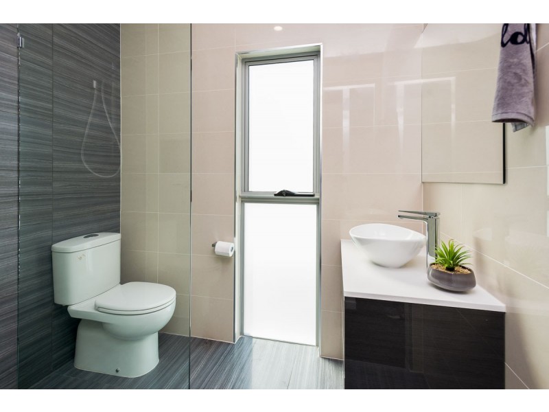 23 Merrimac Boulevard, Broadbeach Waters QLD 4218