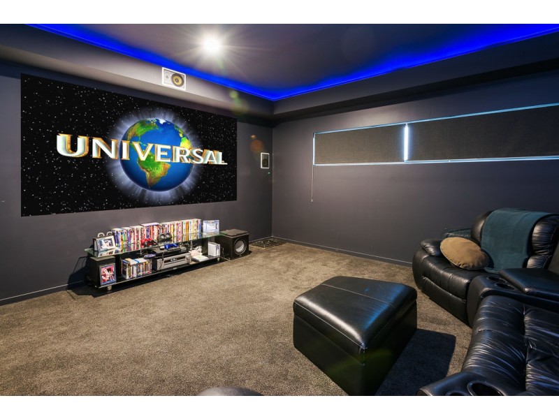 23 Merrimac Boulevard, Broadbeach Waters QLD 4218