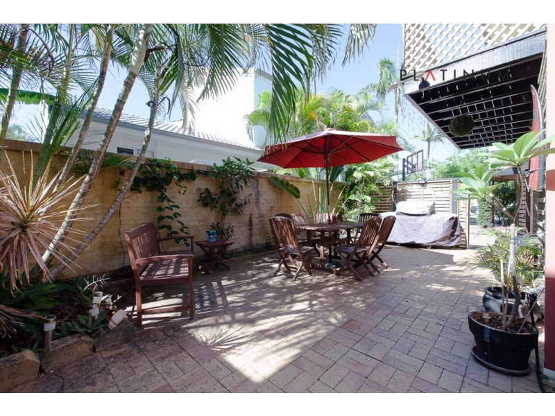 15 Dudley Street, Mermaid Beach QLD 4218